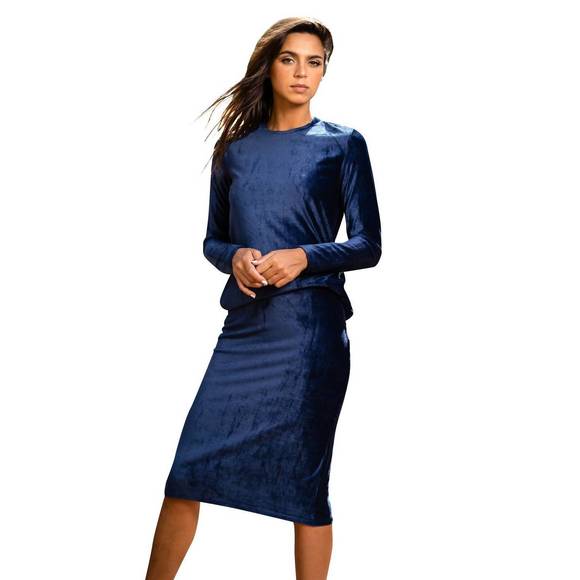 NEW DANIELLA FAYE women's velour sport top in navy - Picture 3 of 3